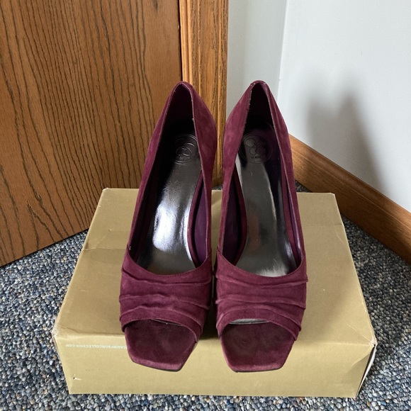 Jessica Simpson Suede Heels - Picture 3 of 7